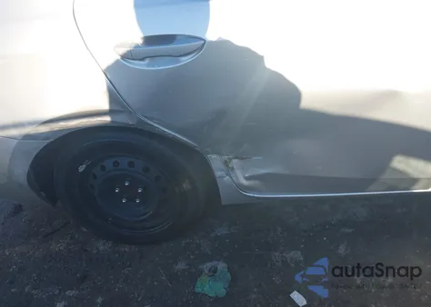 2018 Toyota Corolla Le from USA, damaged, VIN 2T1BURHE8JC011689